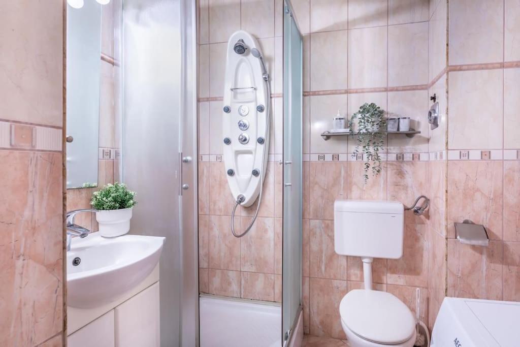 Jozsef-Corvin Central Budapest Ngoại thất bức ảnh