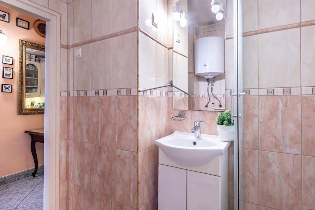 Jozsef-Corvin Central Budapest Ngoại thất bức ảnh