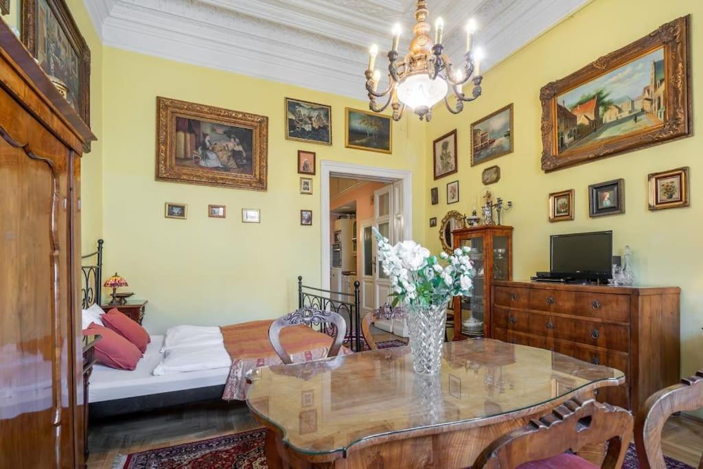 Jozsef-Corvin Central Budapest Ngoại thất bức ảnh