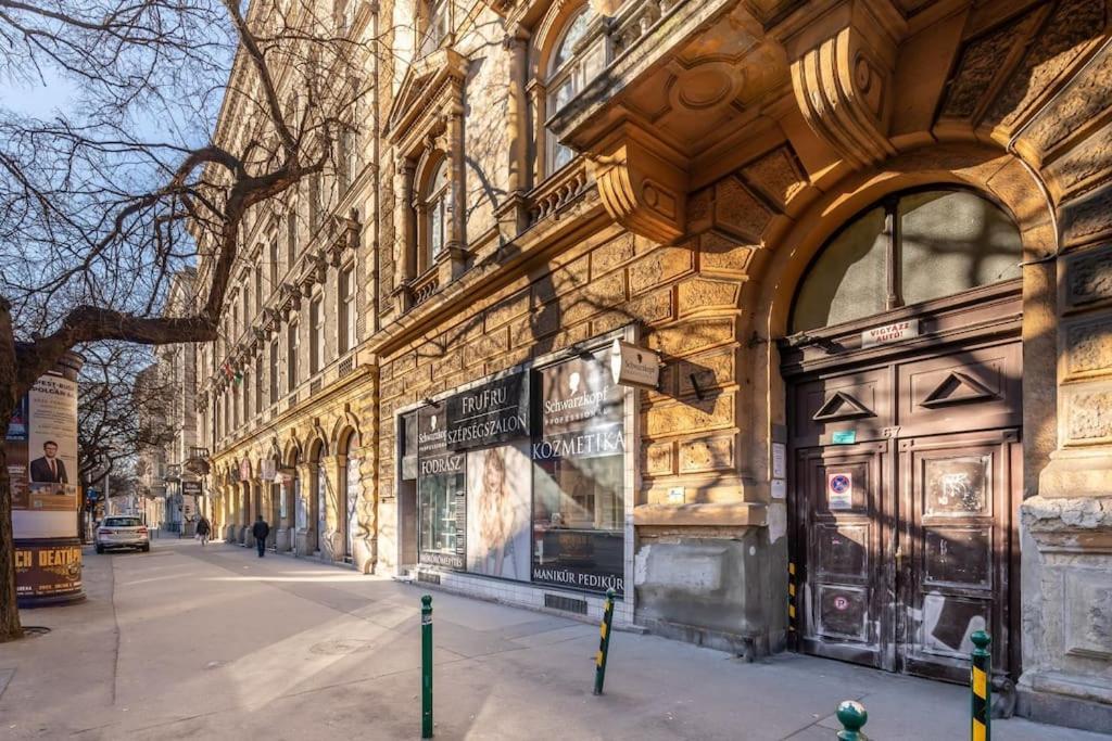 Jozsef-Corvin Central Budapest Ngoại thất bức ảnh