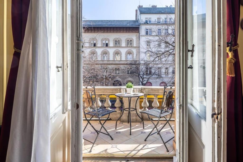 Jozsef-Corvin Central Budapest Ngoại thất bức ảnh