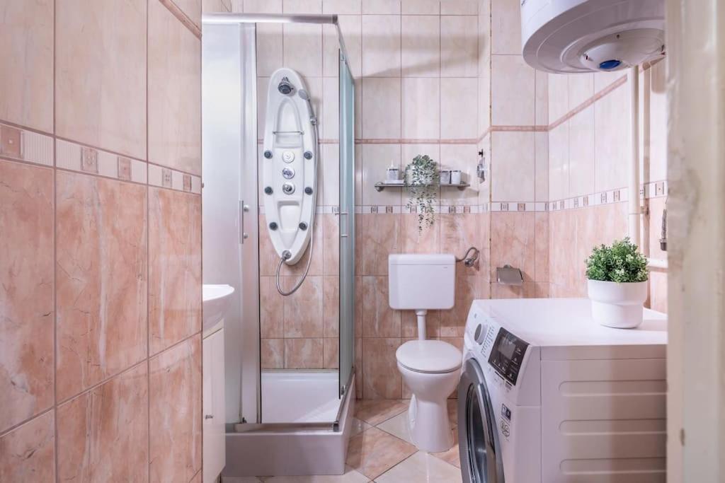 Jozsef-Corvin Central Budapest Ngoại thất bức ảnh